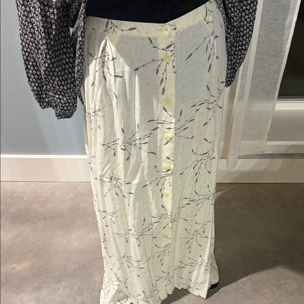 Kathy Ireland Cream Floral Patterned Maxi Button Down Skirt Super Soft Spring XL